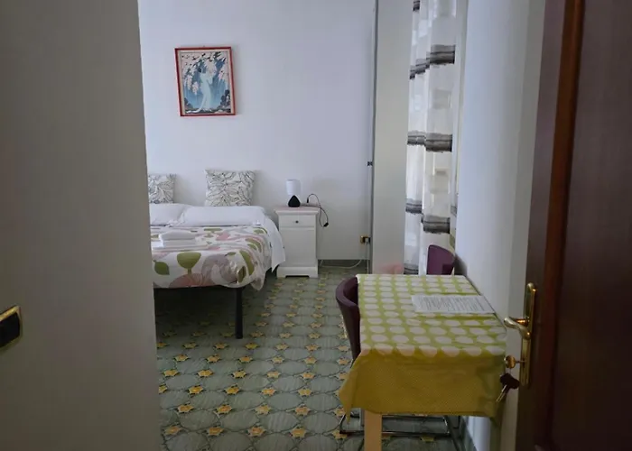 Esquilino Di Yan Roma